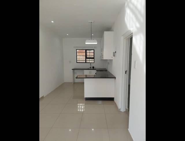 1 BEDROOM PROPERTY TO RENT IN PARKTOWN
